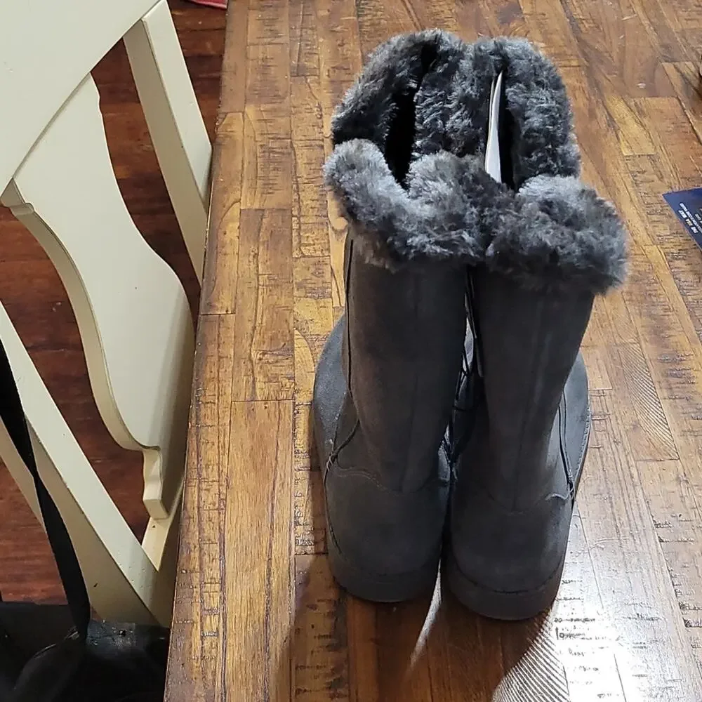 Universal Thread Women's Suede Boots, Gray, Size 6, NWT